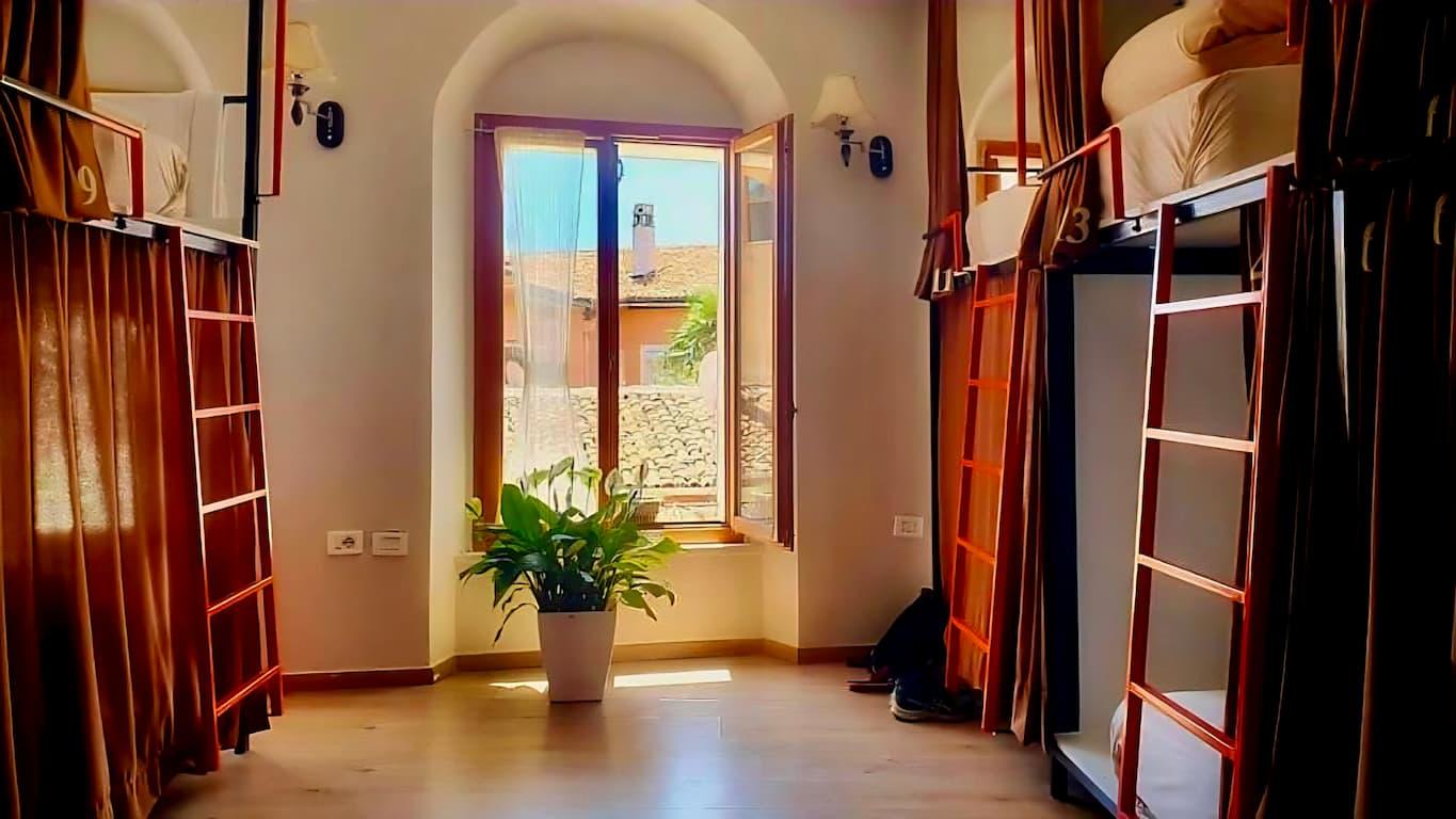 Privacy Pod Dorm Room at Scodrinon Hostel