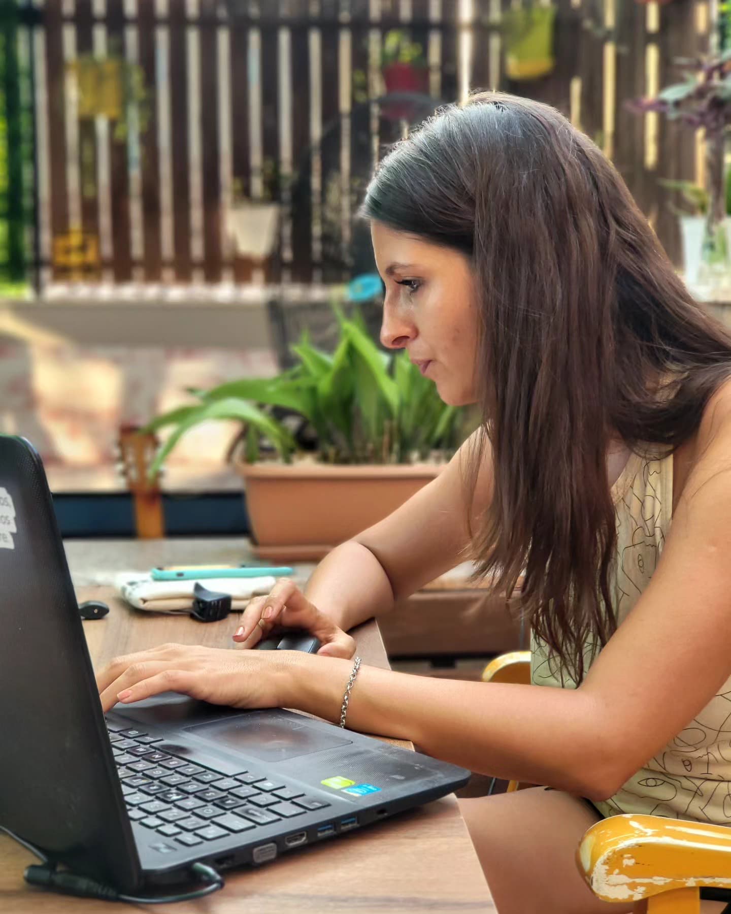 Coworking and workations using the high-speed internet at Scodrinon Hostel