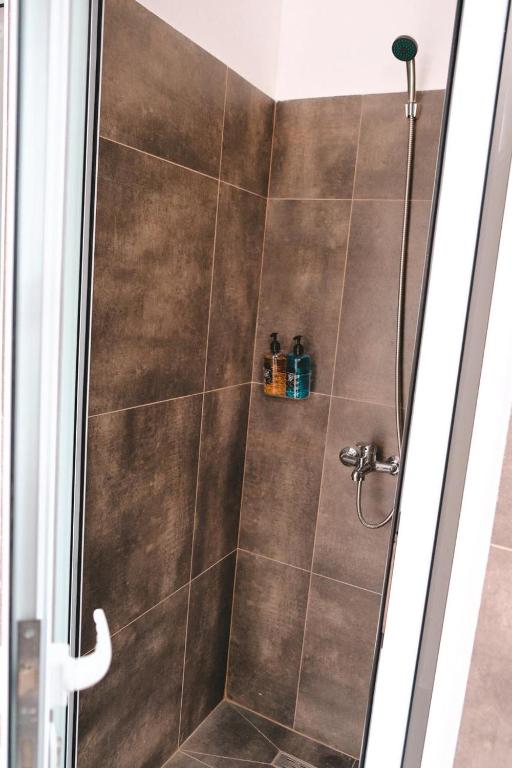 Shower area at Scodrinon Hostel, Shkoder